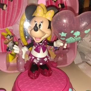Minnie mouse and bow-tique